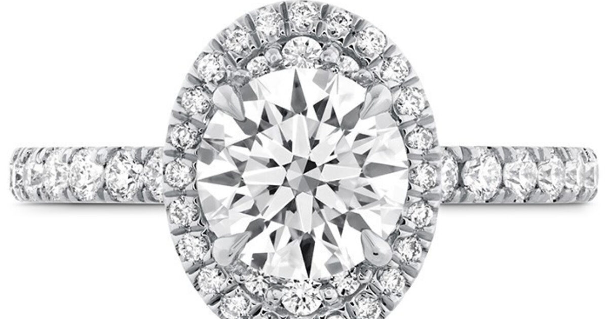 Round diamond oval halo sale